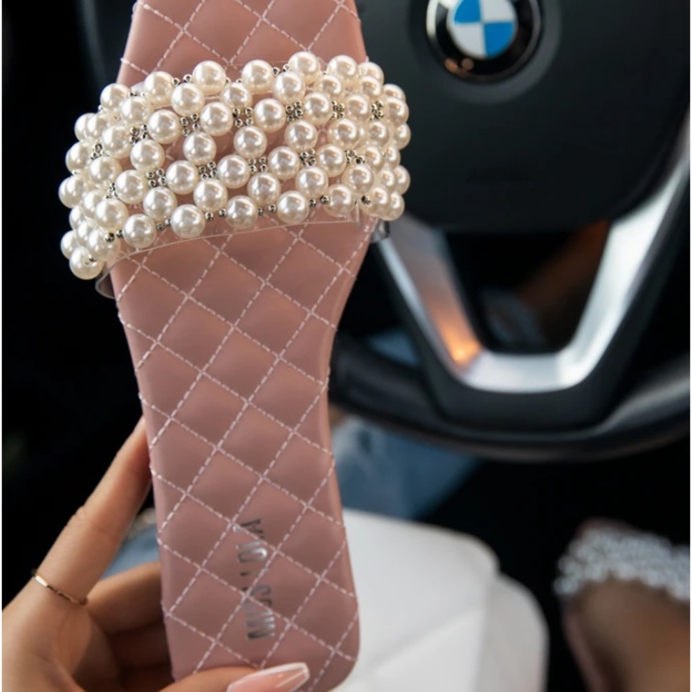 Pearl tan quilted glam sandals